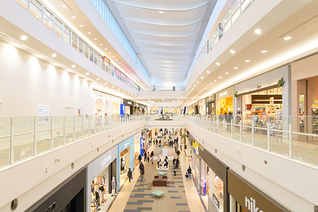 ショッピングモール　迷子防止　位置情報　イメージ画像